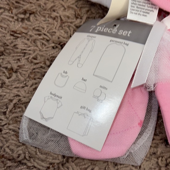 BRAND NEW!! - Picture 3 of 3